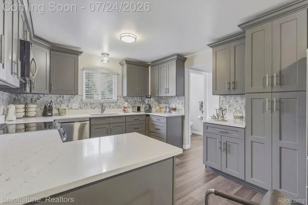 30640 Nelson Circle Westland City MI 48186