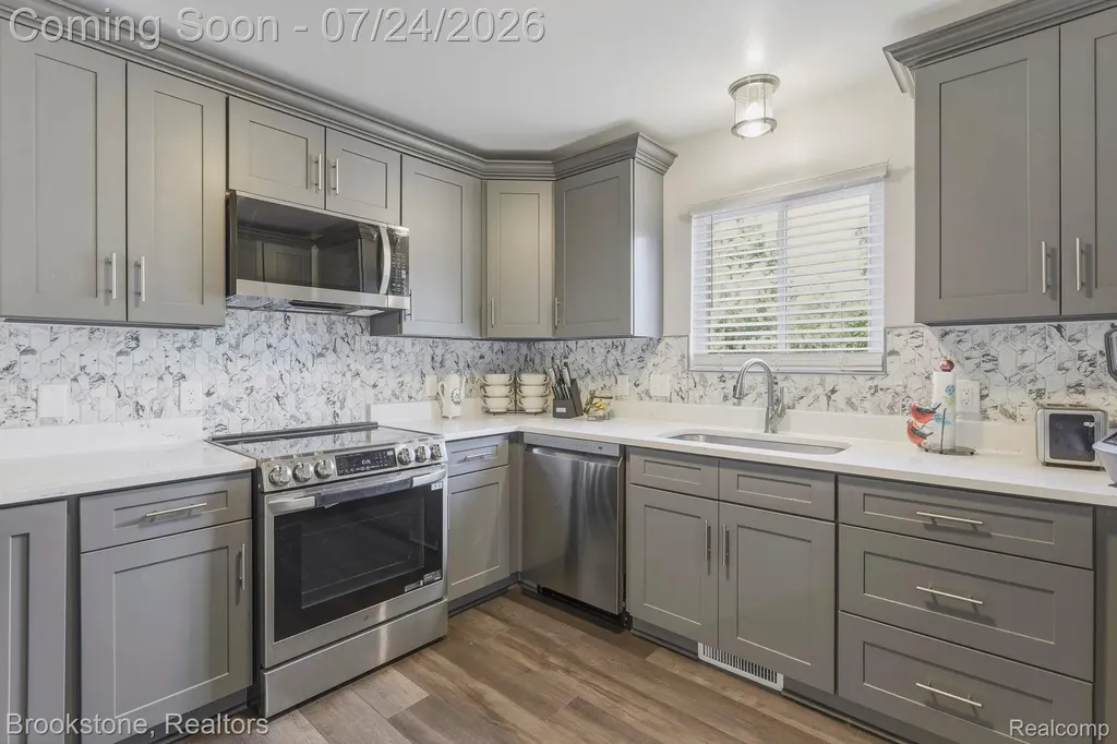 30640 Nelson Circle Westland City MI 48186