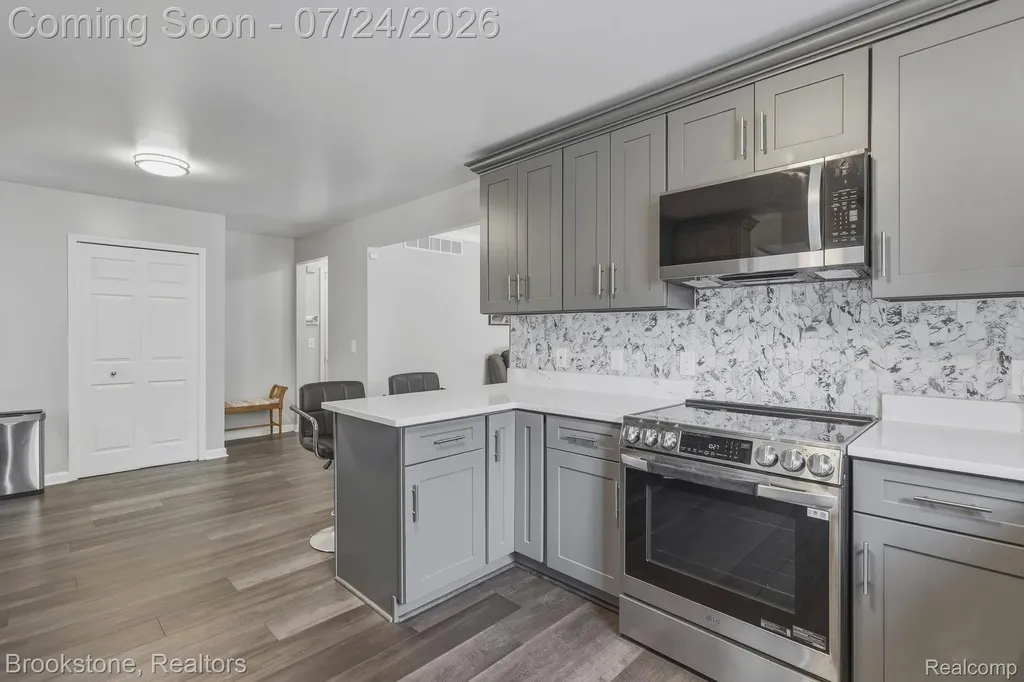30640 Nelson Circle Westland City MI 48186