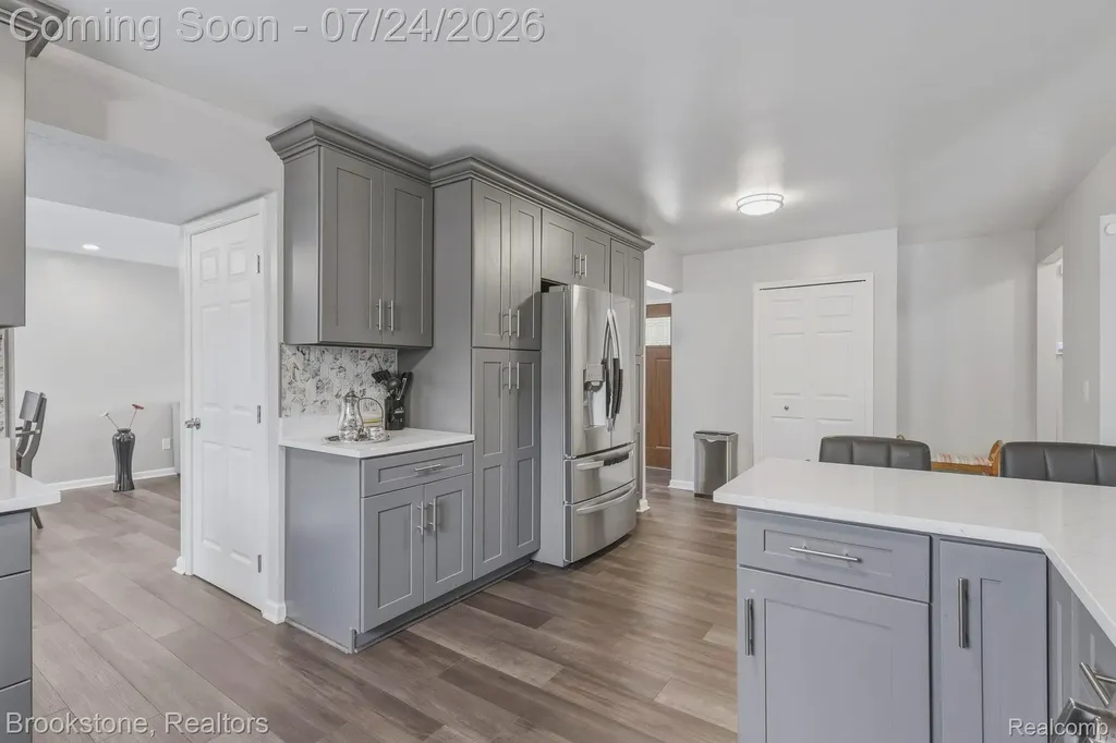 30640 Nelson Circle Westland City MI 48186