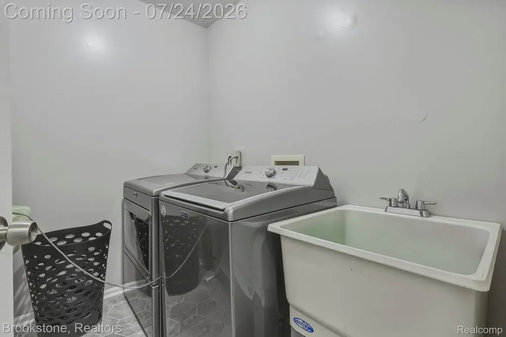 30640 Nelson Circle Westland City MI 48186