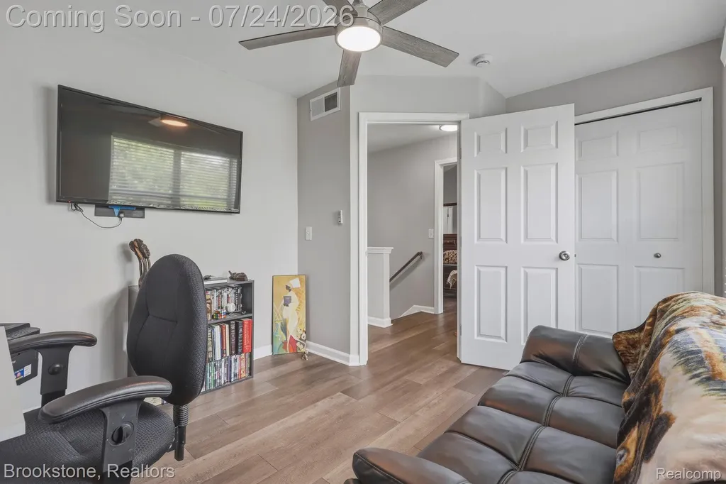 30640 Nelson Circle Westland City MI 48186