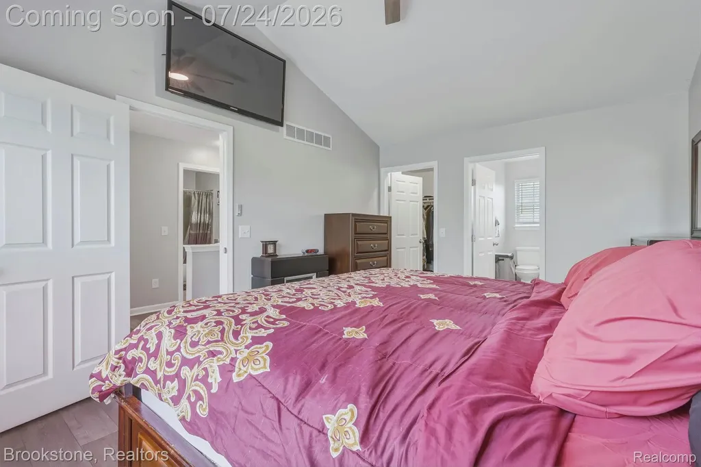 30640 Nelson Circle Westland City MI 48186