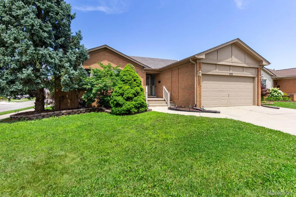 590 Saint John Street Wyandotte City MI 48192