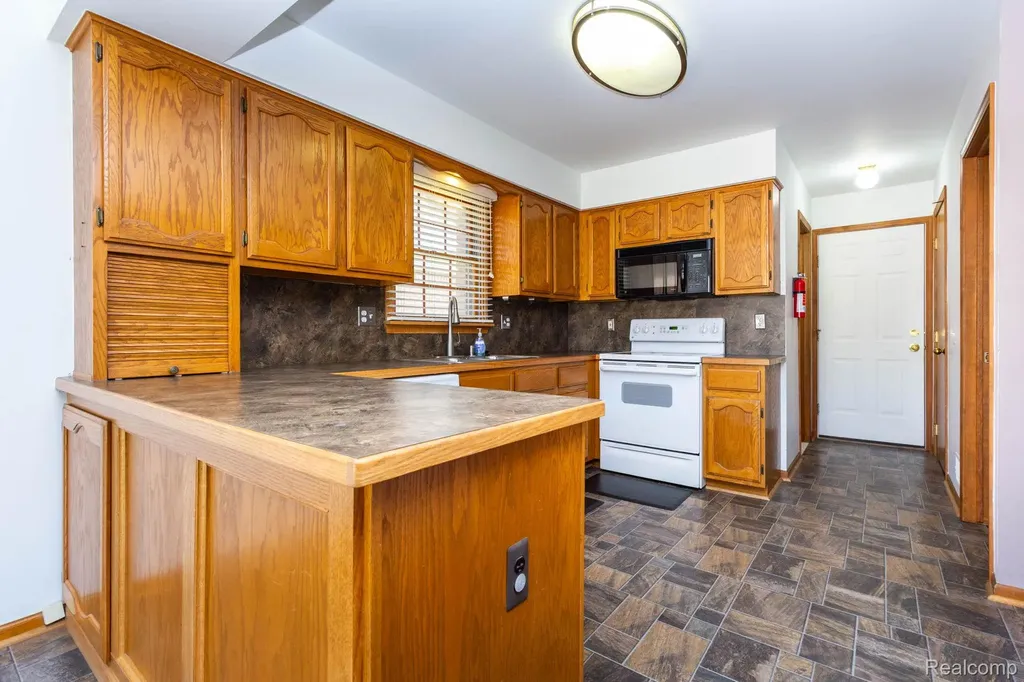 590 Saint John Street Wyandotte City MI 48192