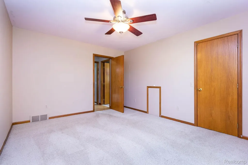 590 Saint John Street Wyandotte City MI 48192
