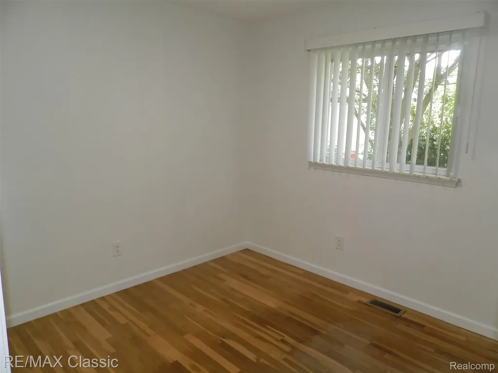9374 Patton Street Livonia City MI 48150