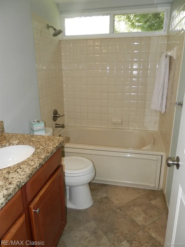 9374 Patton Street Livonia City MI 48150