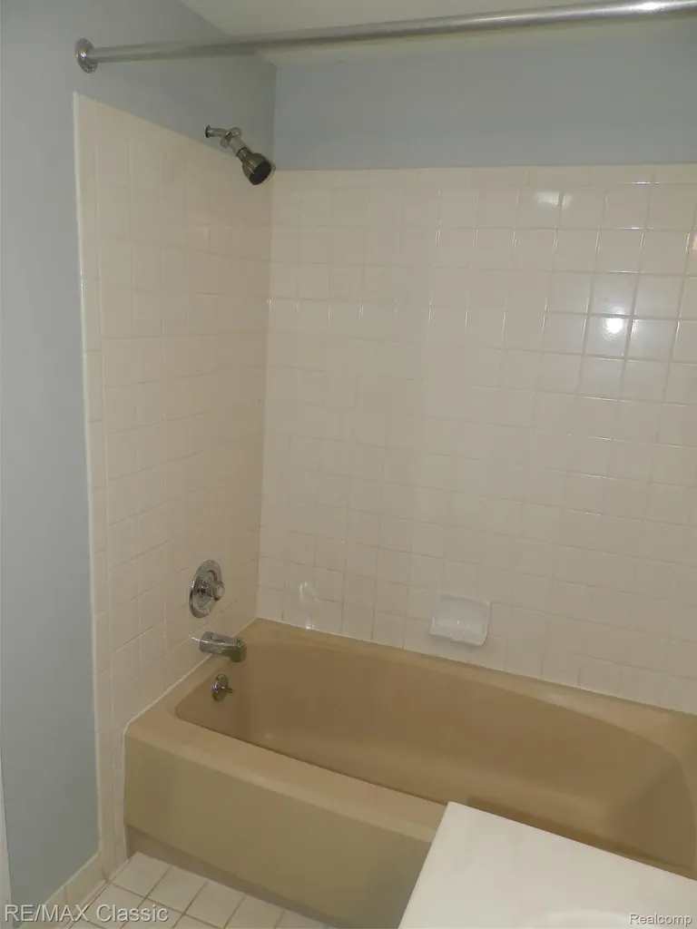 9374 Patton Street Livonia City MI 48150