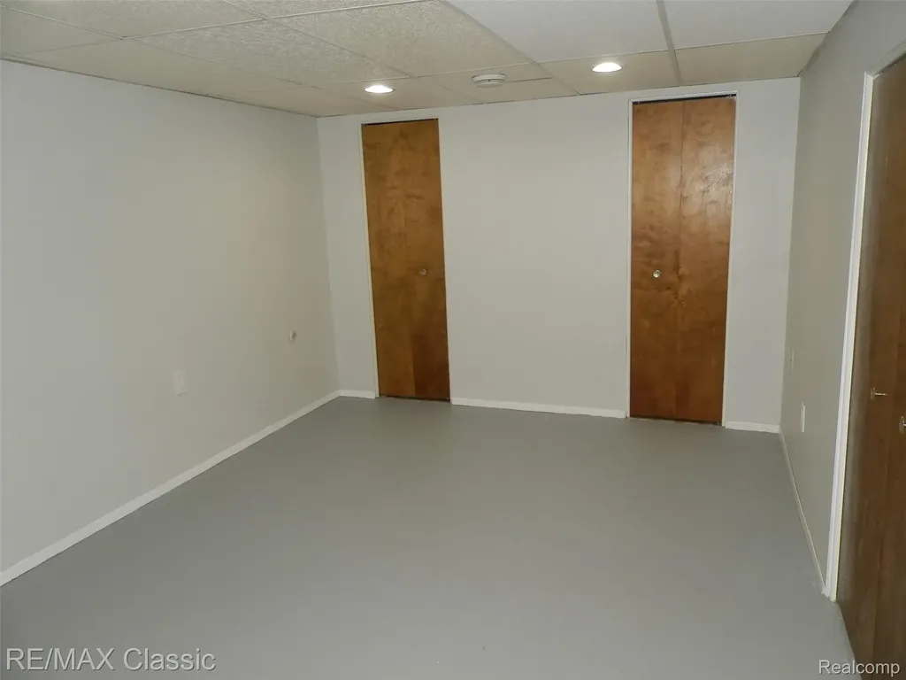 9374 Patton Street Livonia City MI 48150