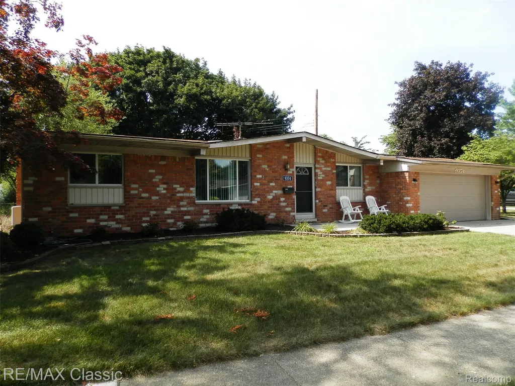 9374 Patton Street Livonia City MI 48150