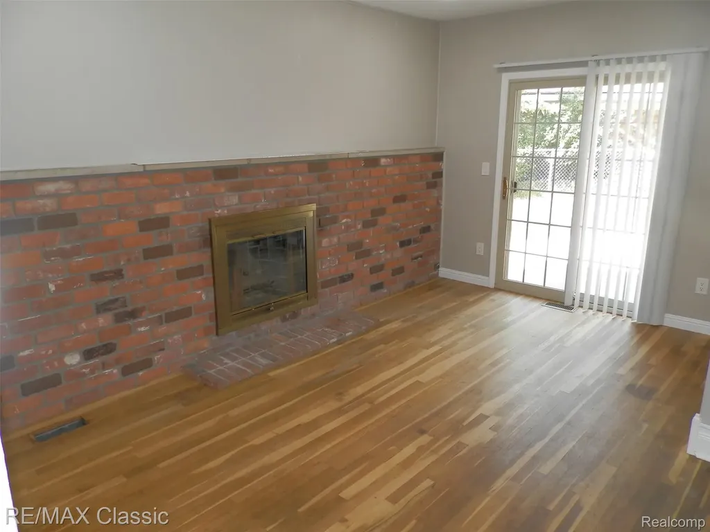 9374 Patton Street Livonia City MI 48150