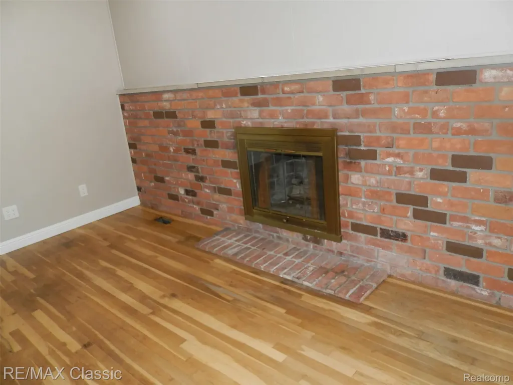 9374 Patton Street Livonia City MI 48150