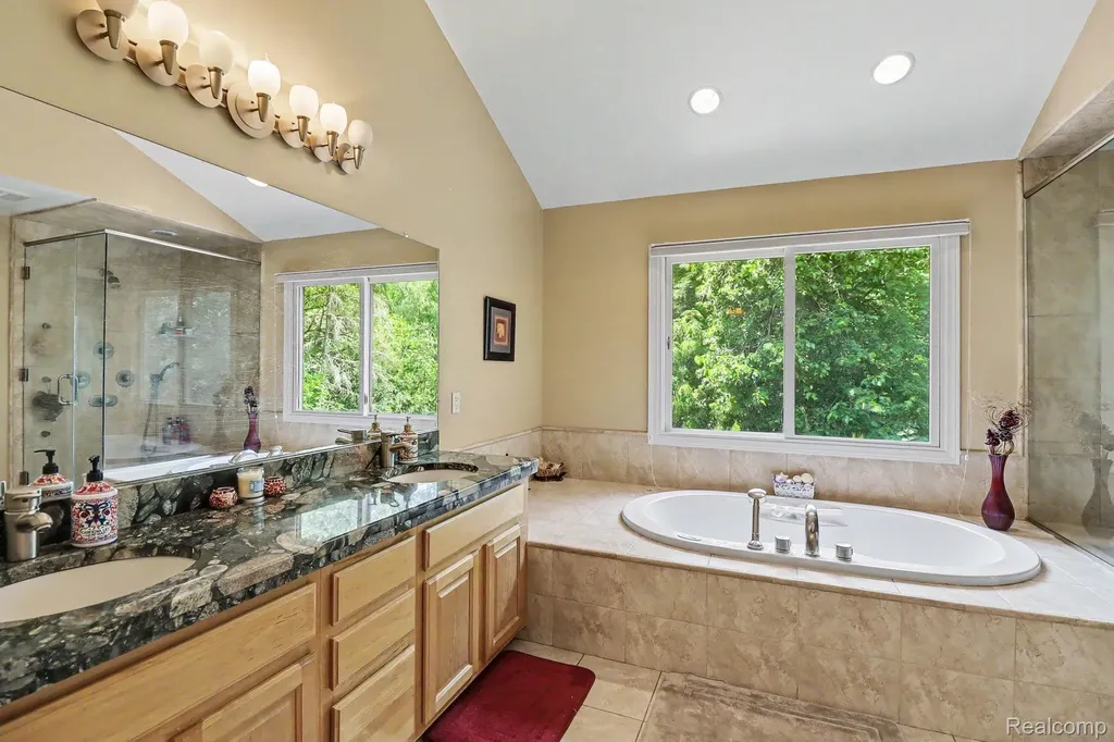 6621 Glenshaw Court West Bloomfield Charter Township MI 48322