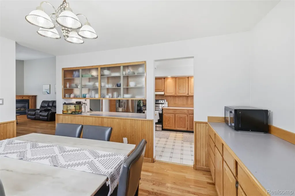 8825 Nebraska Street Livonia City MI 48150