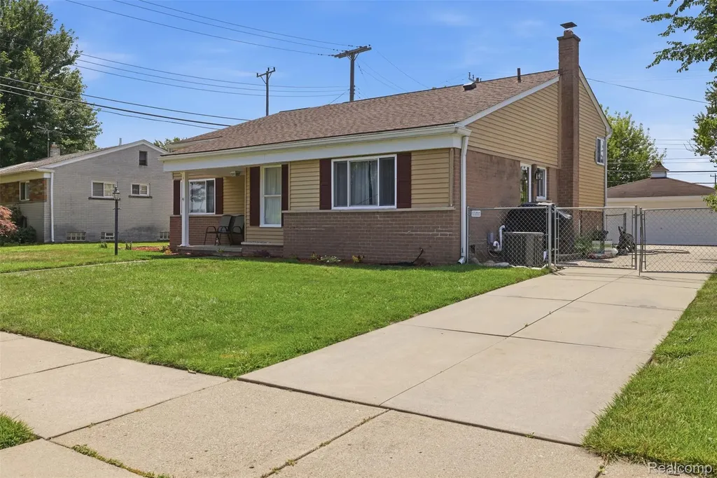 8825 Nebraska Street Livonia City MI 48150