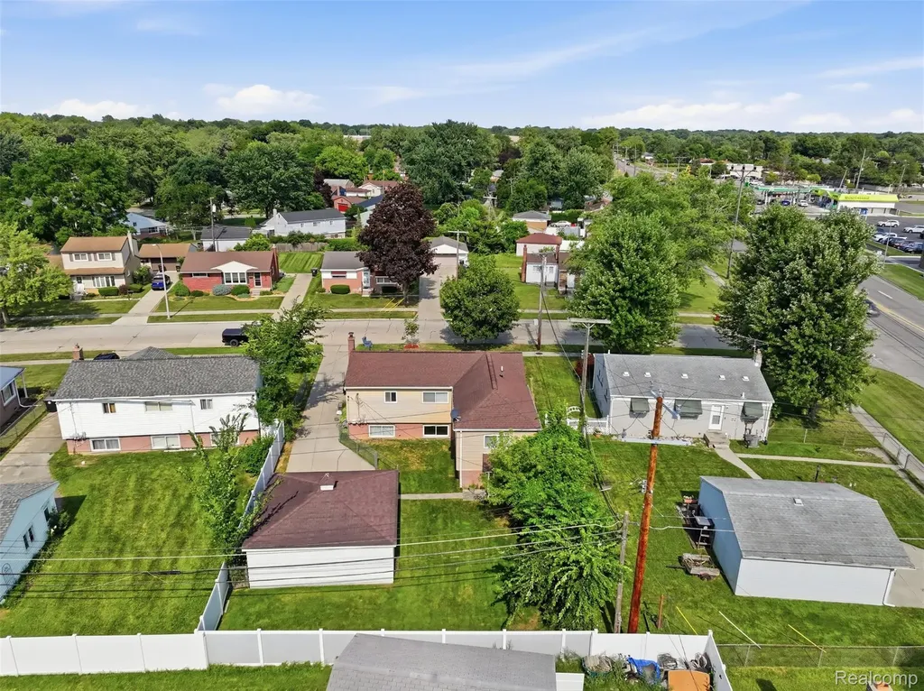 8825 Nebraska Street Livonia City MI 48150