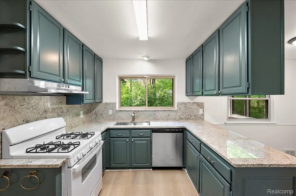536 Rolling Rock Road S Bloomfield Hills City MI 48304