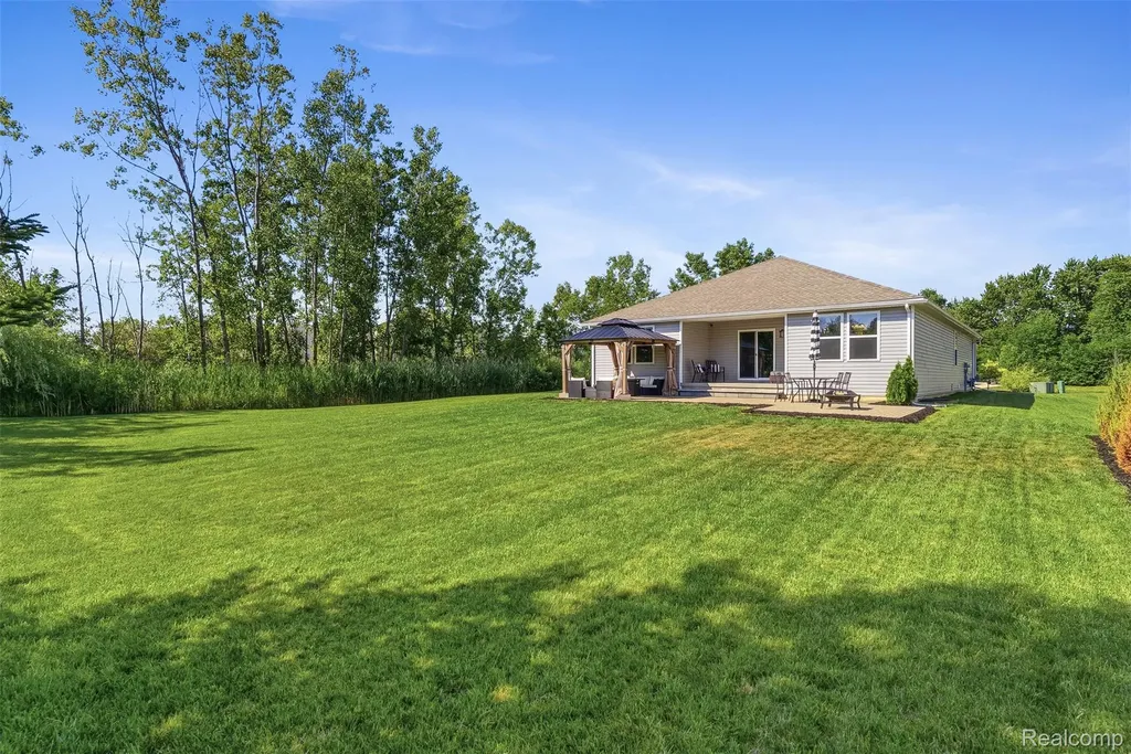 2340 Scenic Hollow Drive Grand Blanc Charter Township MI 48439