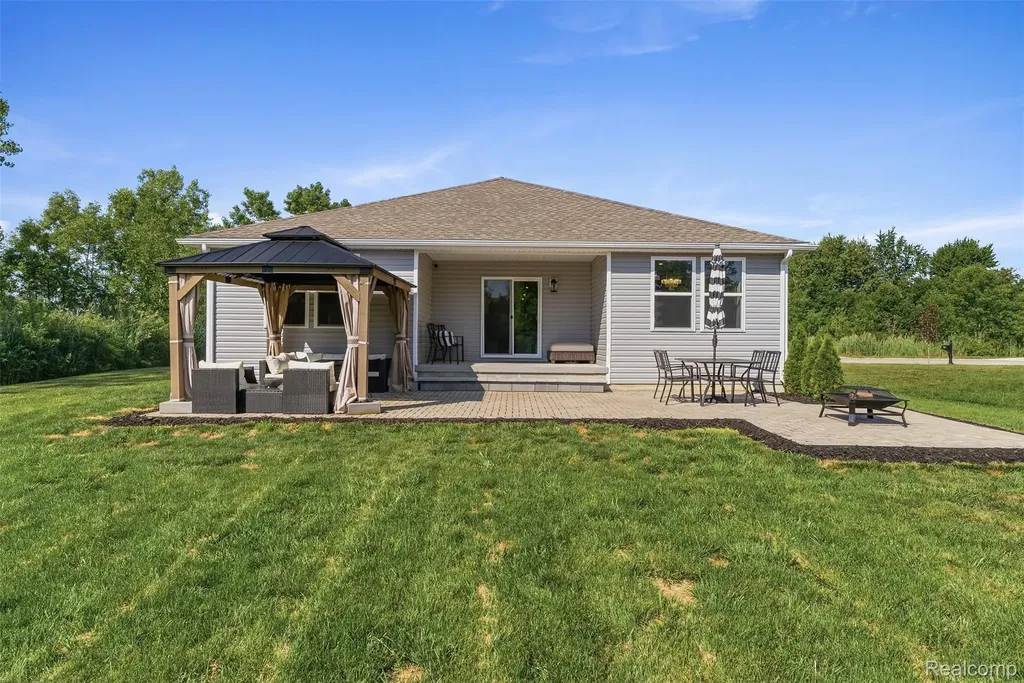 2340 Scenic Hollow Drive Grand Blanc Charter Township MI 48439