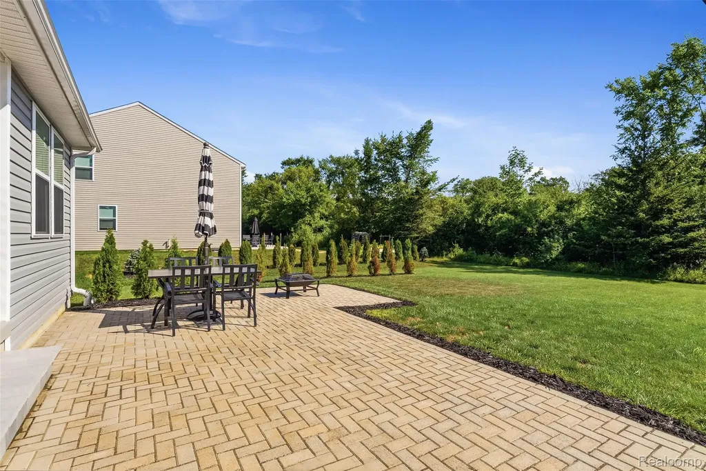 2340 Scenic Hollow Drive Grand Blanc Charter Township MI 48439