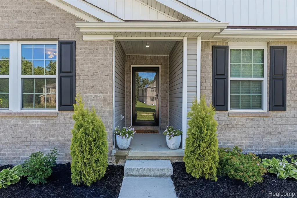 2340 Scenic Hollow Drive Grand Blanc Charter Township MI 48439