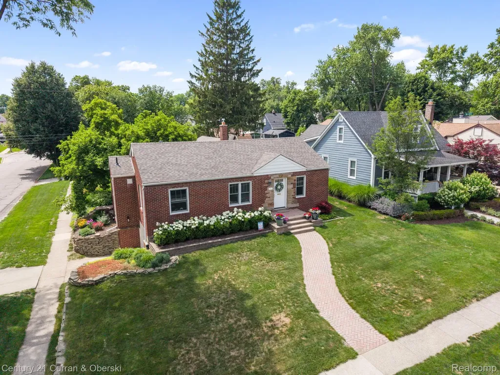 551 N Evergreen Street Plymouth City MI 48170