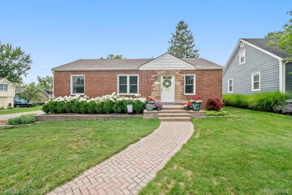 551 N Evergreen Street Plymouth City MI 48170