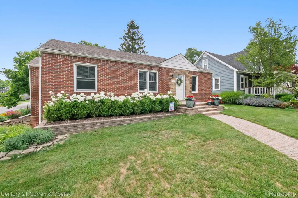551 N Evergreen Street Plymouth City MI 48170