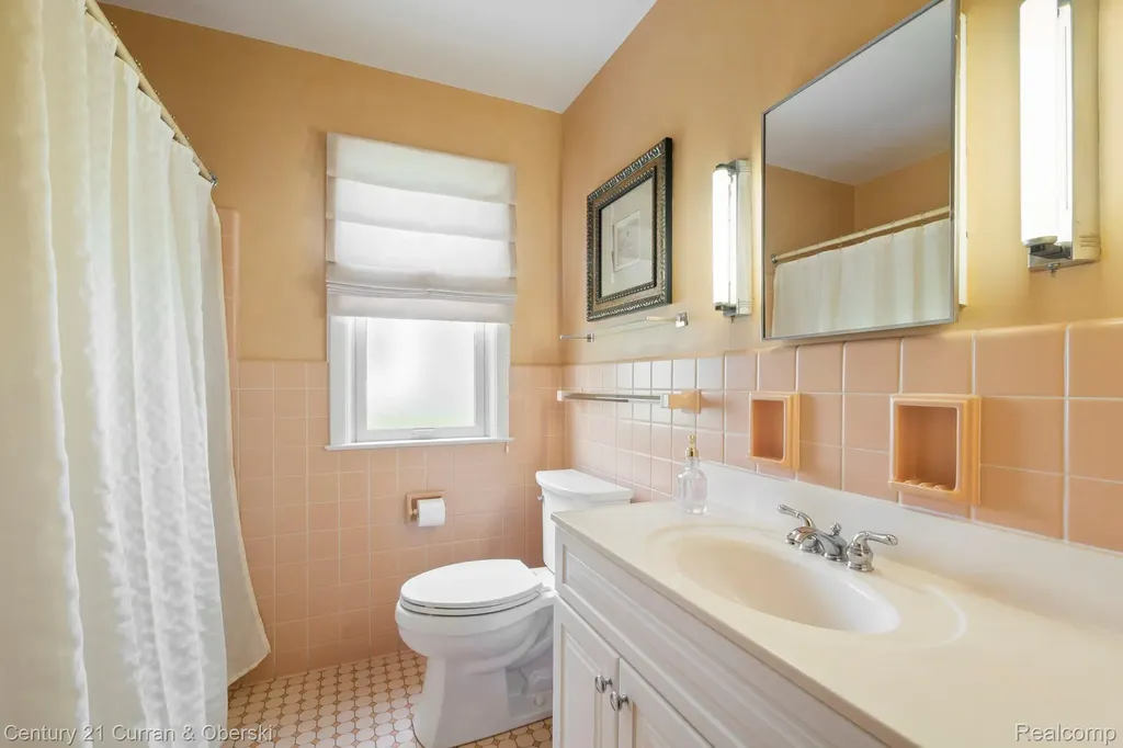 551 N Evergreen Street Plymouth City MI 48170