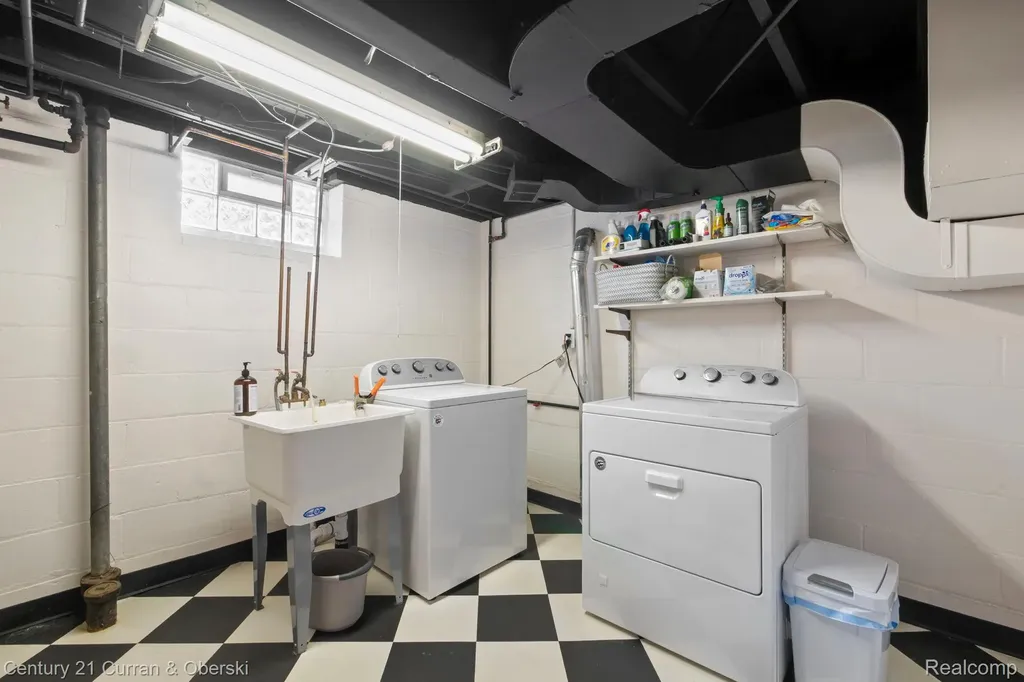 551 N Evergreen Street Plymouth City MI 48170