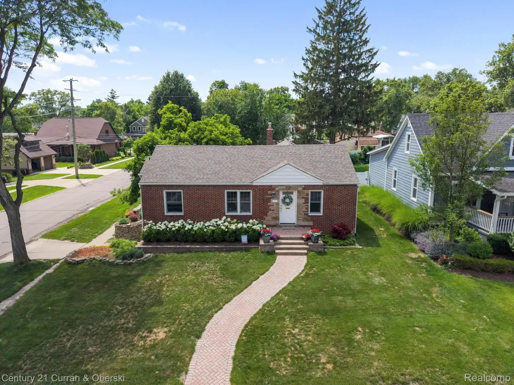 551 N Evergreen Street Plymouth City MI 48170