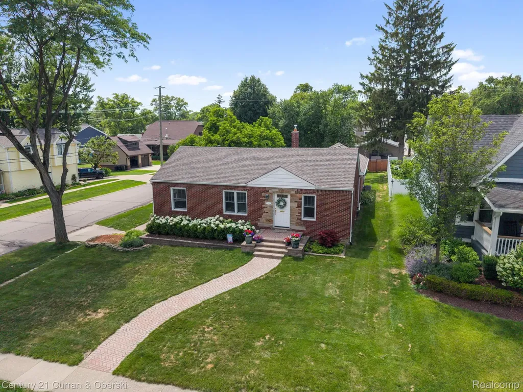 551 N Evergreen Street Plymouth City MI 48170