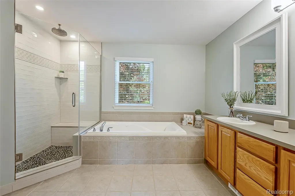 1162 Gentry Drive South Lyon City MI 48178