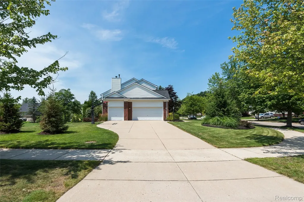 1162 Gentry Drive South Lyon City MI 48178