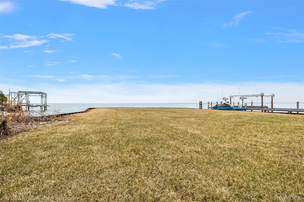 37340 Jefferson Avenue Harrison Charter Township MI 48045