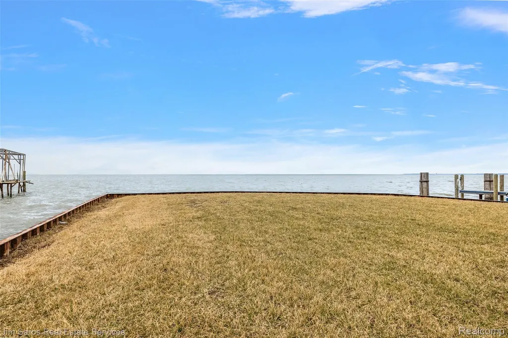 37340 Jefferson Avenue Harrison Charter Township MI 48045