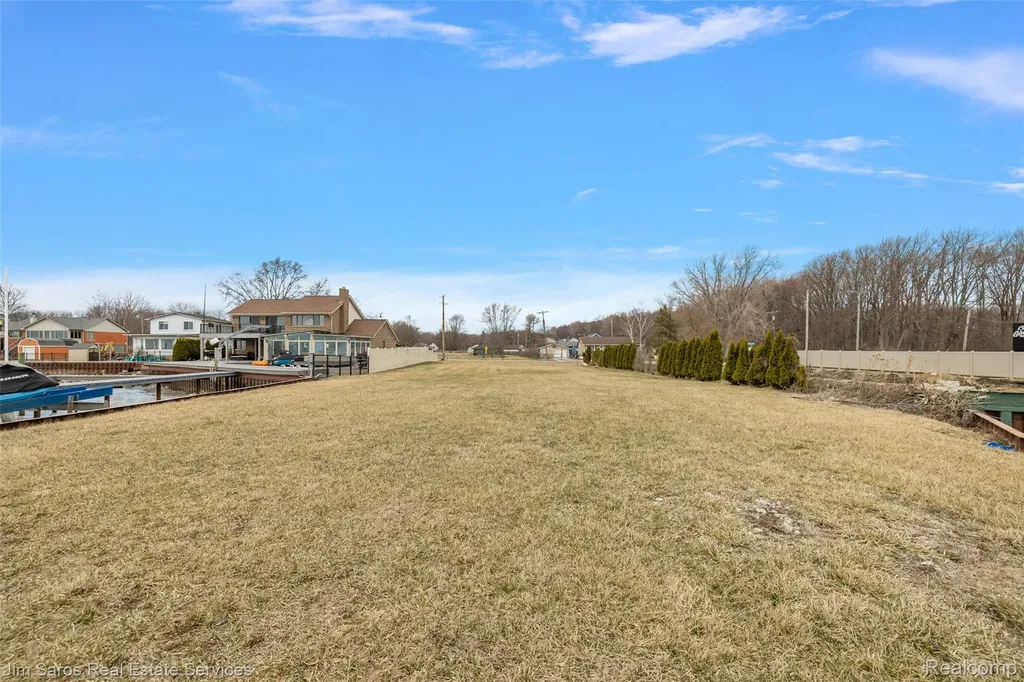 37340 Jefferson Avenue Harrison Charter Township MI 48045