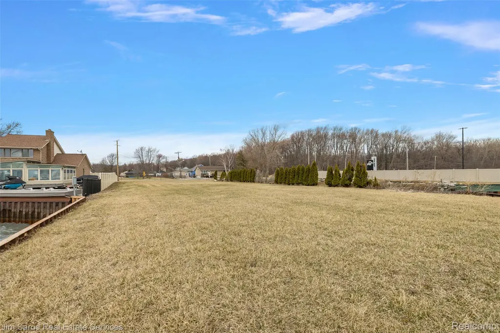 37340 Jefferson Avenue Harrison Charter Township MI 48045