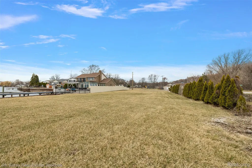 37340 Jefferson Avenue Harrison Charter Township MI 48045