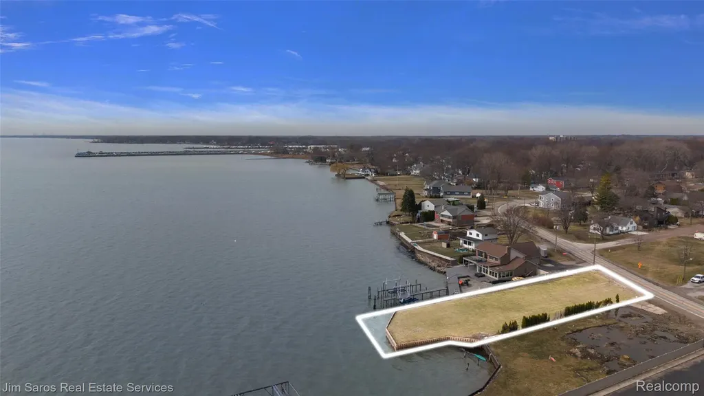 37340 Jefferson Avenue Harrison Charter Township MI 48045