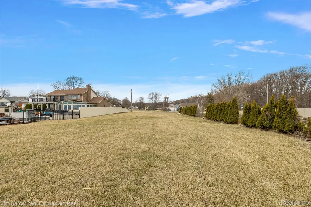 37340 Jefferson Avenue Harrison Charter Township MI 48045
