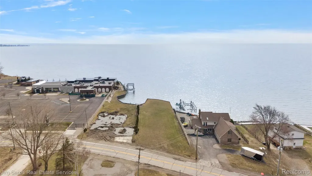 37340 Jefferson Avenue Harrison Charter Township MI 48045