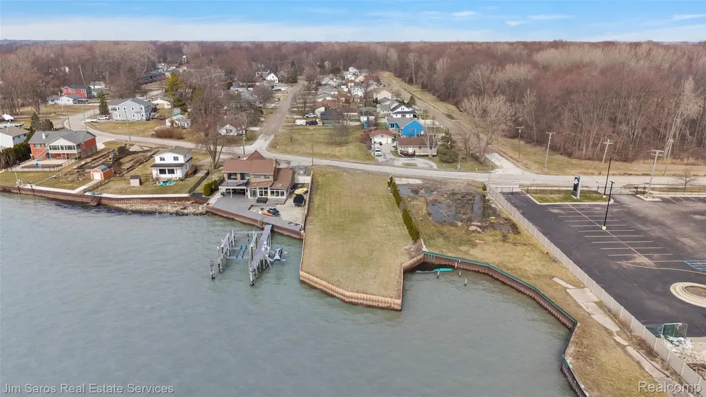 37340 Jefferson Avenue Harrison Charter Township MI 48045