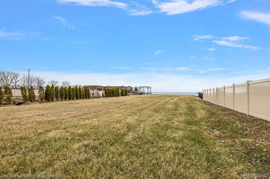 37340 Jefferson Avenue Harrison Charter Township MI 48045