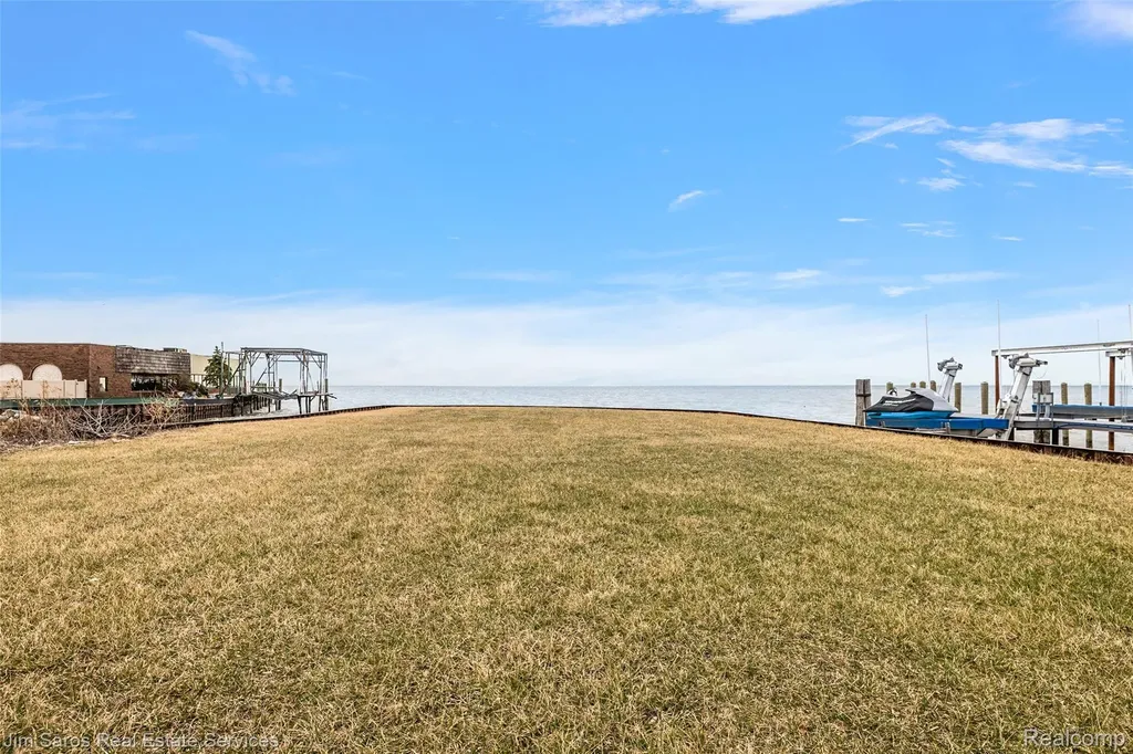 37340 Jefferson Avenue Harrison Charter Township MI 48045