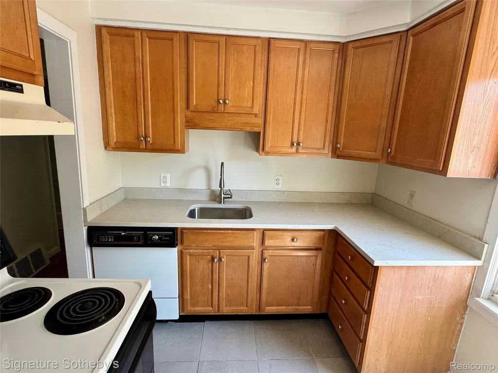 911 S Wilson Avenue Royal Oak City MI 48067