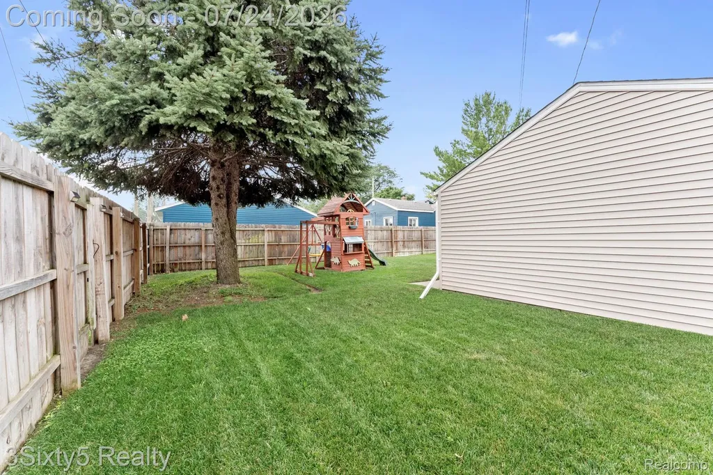 3675 17th Street Wyandotte City MI 48192