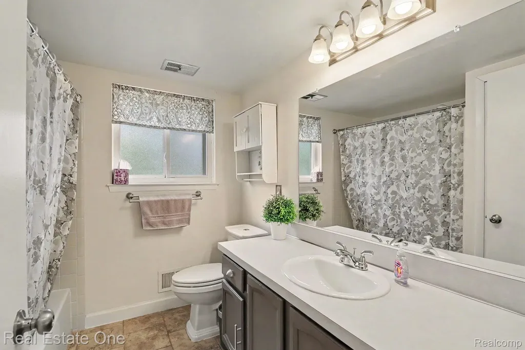 6570 Edgewood Road Canton Charter Township MI 48187