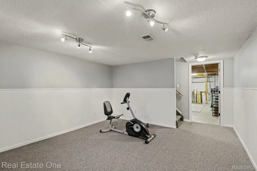 6570 Edgewood Road Canton Charter Township MI 48187